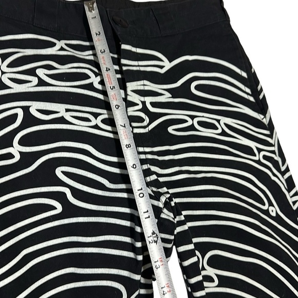 Hot Lava Thumbprint Work pant -Unisex
Wide Black White Print Size Small - Picture 16 of 16